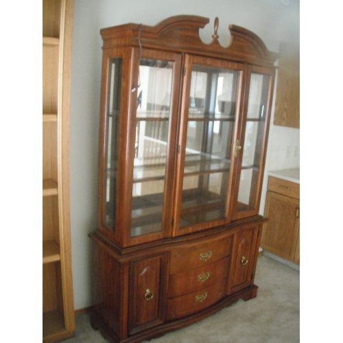 Dining Room China Hutch Cherry Finish Allsold.ca Buy & Sell Used